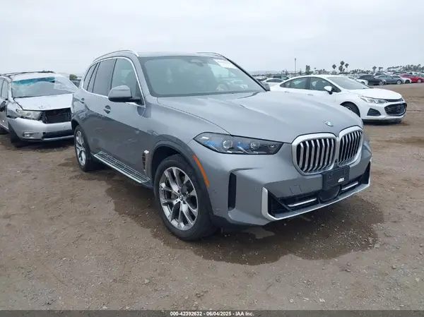 5UX23EU08R9U20717 2024 BMW X5 - Image 1