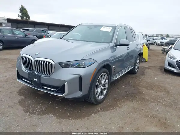 5UX23EU08R9U20717 2024 BMW X5 - Image 2