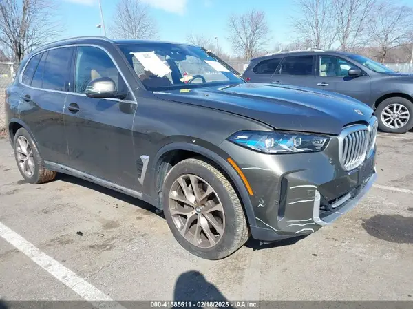 5UX23EU08R9U45813 2024 BMW X5 - Image 1