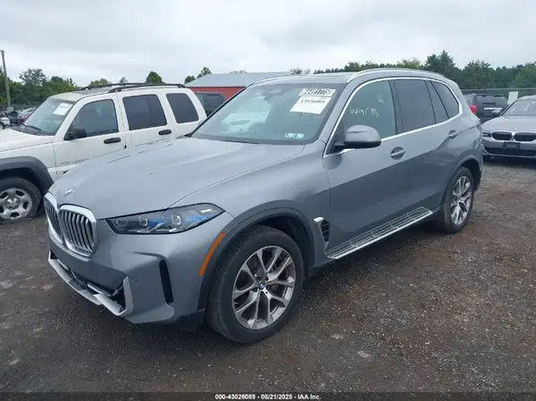 5UX23EU08S9W35827 2025 BMW X5 - Image 2