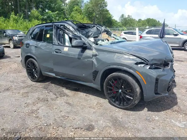 5UX23EU08S9W78144 2025 BMW X5 - Image 1