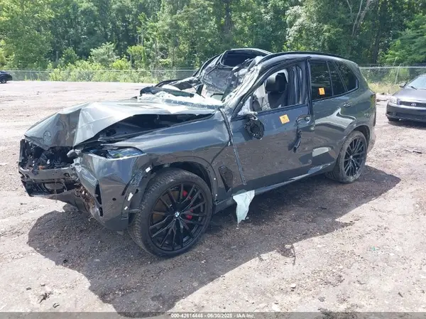 5UX23EU08S9W78144 2025 BMW X5 - Image 2