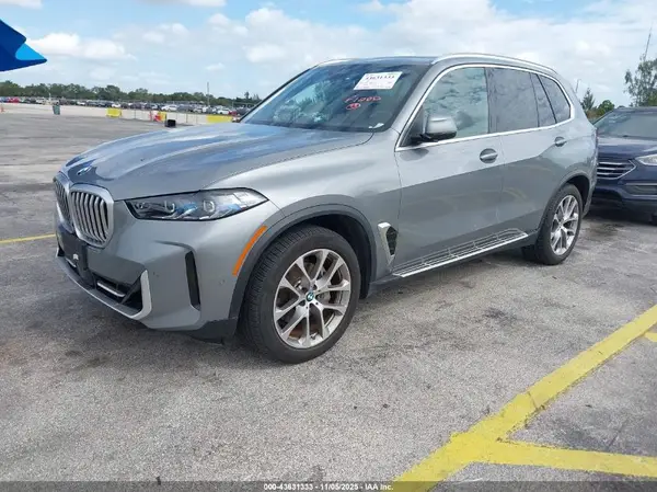 5UX23EU08S9Z13898 2025 BMW X5 - Image 2