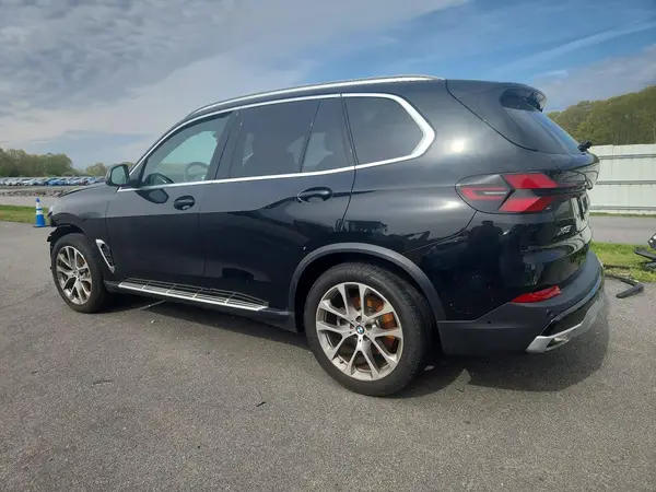 5UX23EU08T9086096 2026 BMW X5 - Image 2