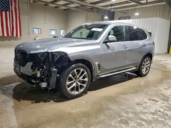 5UX23EU08T9154932 2026 BMW X5 - Image 1