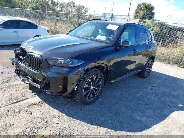 5UX23EU08T9223232 2026 BMW X5 - Image 2