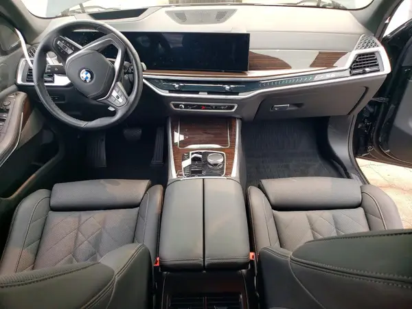 5UX23EU08T9242847 2026 BMW X5 - Image 8