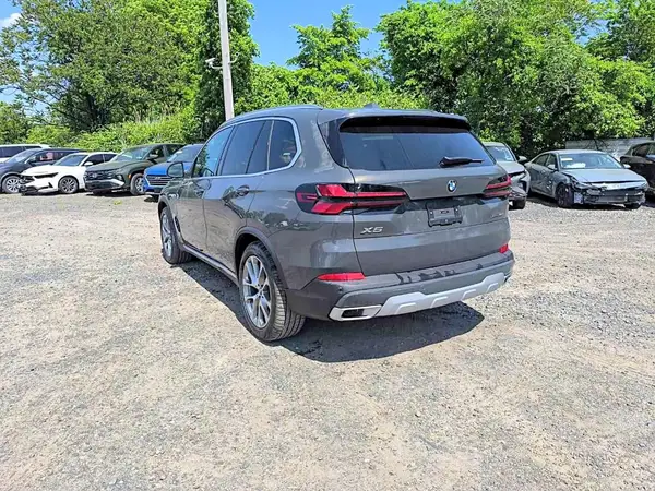 5UX23EU08T9337019 2026 BMW X5 - Image 2