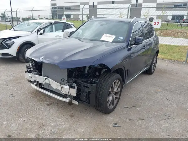5UX23EU08T9370523 2026 BMW X5 - Image 2