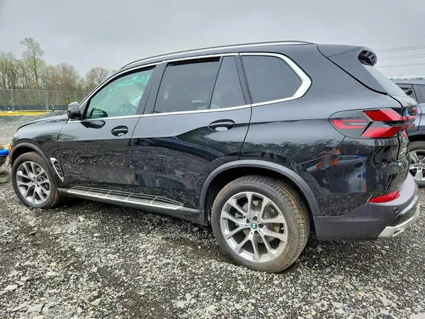 5UX23EU08T9385801 2026 BMW X5 - Image 2