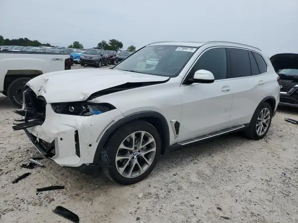5UX23EU09R9U41477 2024 BMW X5 - Image 1