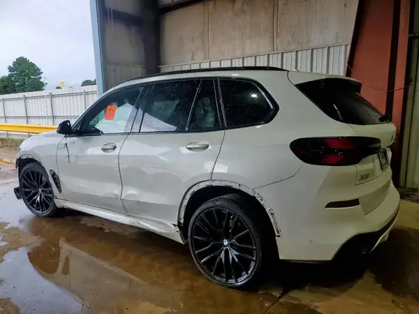 5UX23EU09R9V44768 2024 BMW X5 - Image 2