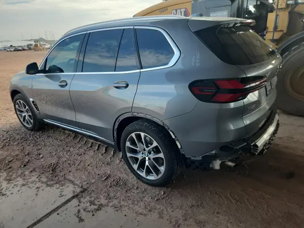 5UX23EU09R9V55141 2024 BMW X5 - Image 2