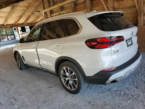 5UX23EU09S9W25310 2025 BMW X5 - Image 2