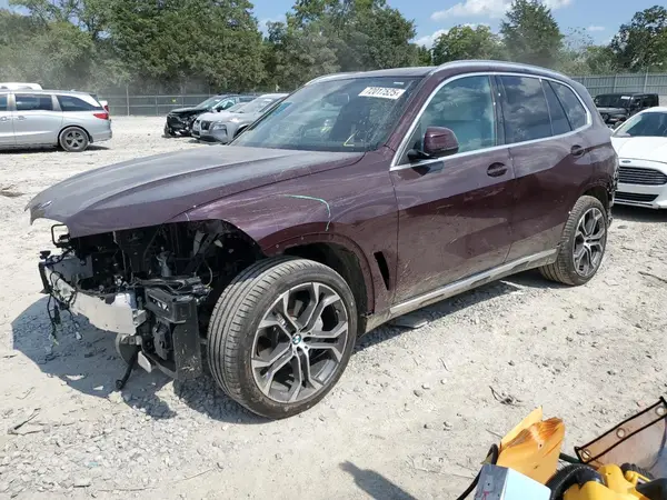 5UX23EU09S9X15833 2025 BMW X5 - Image 1
