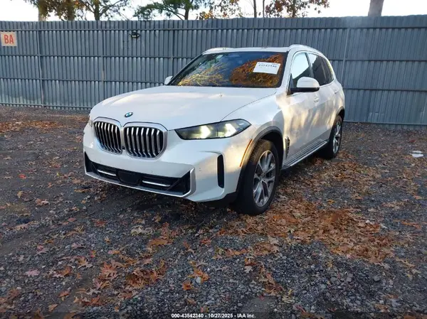 5UX23EU09S9Z43749 2025 BMW X5 - Image 2