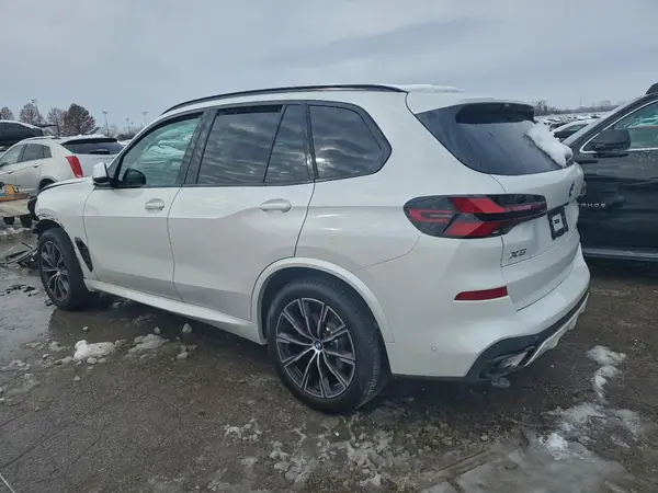5UX23EU09T9206603 2026 BMW X5 - Image 2