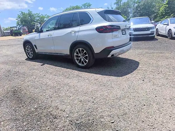5UX23EU09T9238757 2026 BMW X5 - Image 2