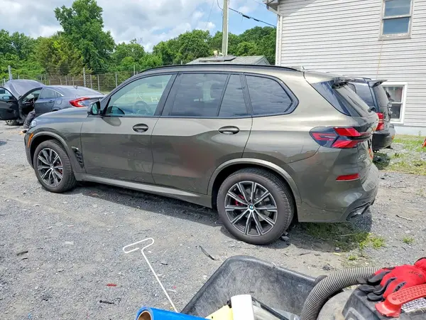 5UX23EU09T9417736 2026 BMW X5 - Image 2