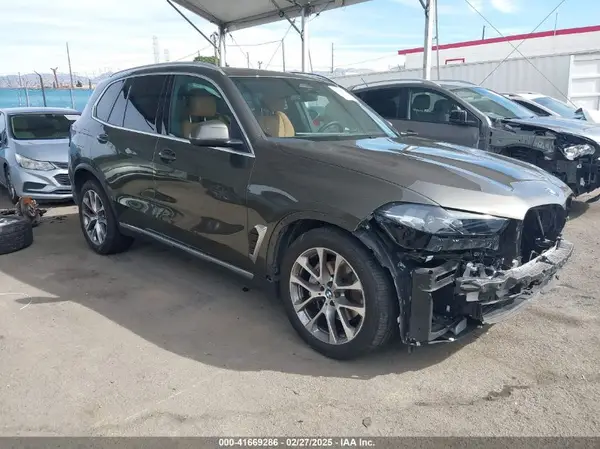 5UX23EU0XR9U25661 2024 BMW X5 - Image 1