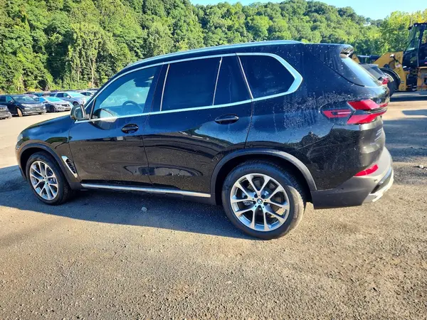 5UX23EU0XT9384861 2026 BMW X5 - Image 2