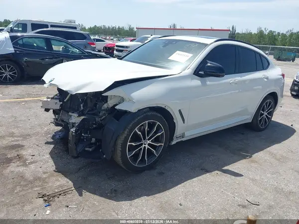 5UX2V1C00M9E90762 2021 BMW X4 - Image 2