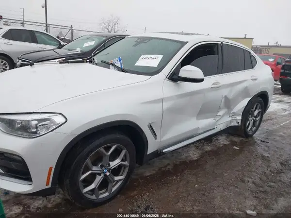 5UX2V1C01L9B85429 2020 BMW X4 - Image 2