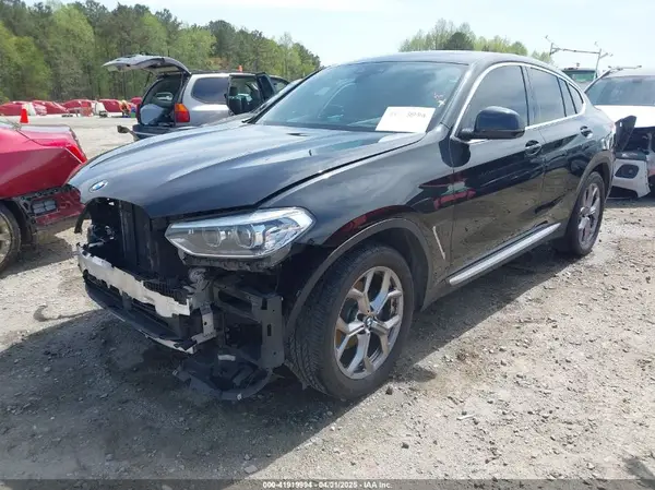 5UX2V1C01M9E58032 2021 BMW X4 - Image 2
