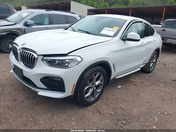 5UX2V1C01M9F44960 2021 BMW X4 - Image 2