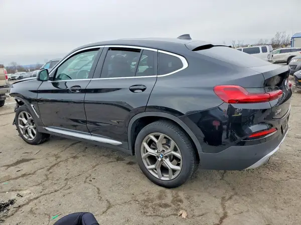 5UX2V1C01M9H64583 2021 BMW X4 - Image 2