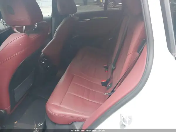 5UX2V1C02M9F52646 2021 BMW X4 - Image 8