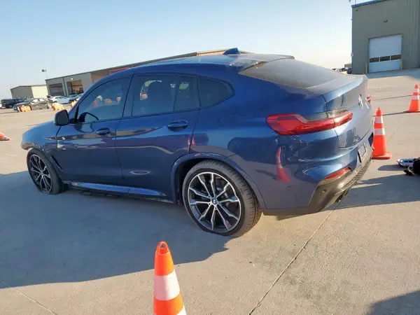 5UX2V1C03LLE67610 2020 BMW X4 - Image 2