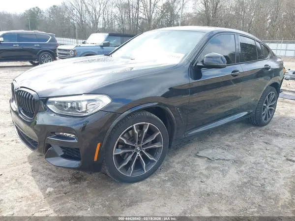 5UX2V1C03M9E01945 2021 BMW X4 - Image 2