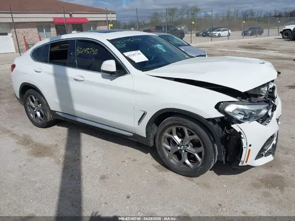 5UX2V1C03M9F12611 2021 BMW X4 - Image 1