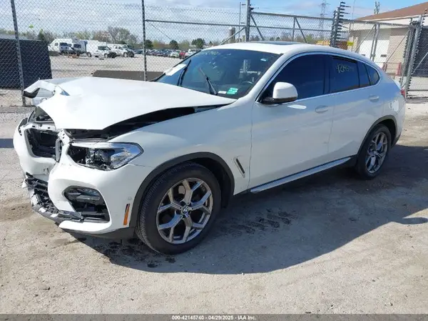 5UX2V1C03M9F12611 2021 BMW X4 - Image 2