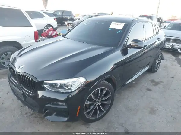 5UX2V1C03M9H89632 2021 BMW X4 - Image 2
