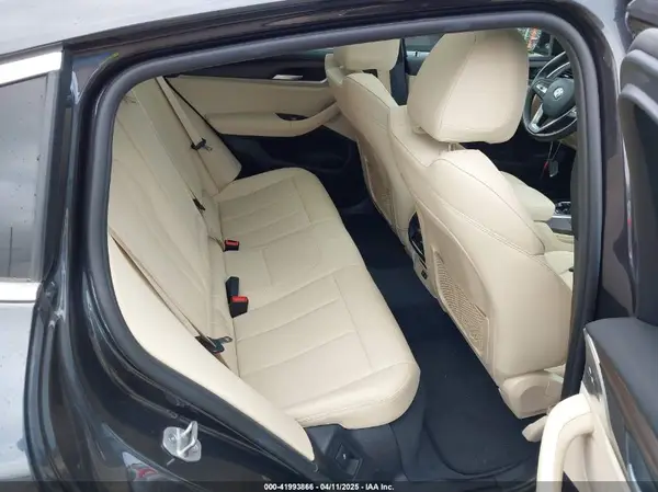 5UX2V1C04L9D08088 2020 BMW X4 - Image 8