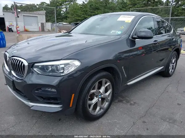 5UX2V1C04M9F84322 2021 BMW X4 - Image 2