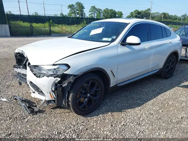 5UX2V1C04M9G65630 2021 BMW X4 - Image 2