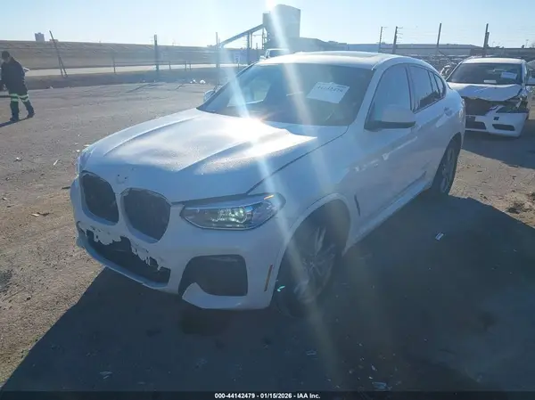 5UX2V1C06L9B17904 2020 BMW X4 - Image 2