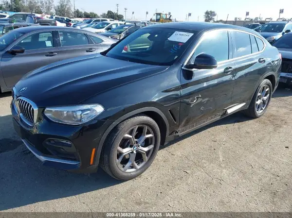 5UX2V1C06M9F00890 2021 BMW X4 - Image 2