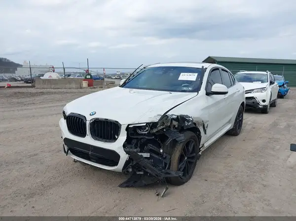5UX2V1C06M9F26017 2021 BMW X4 - Image 2