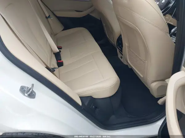5UX2V1C06M9H19137 2021 BMW X4 - Image 8