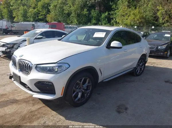 5UX2V1C06M9H87275 2021 BMW X4 - Image 2