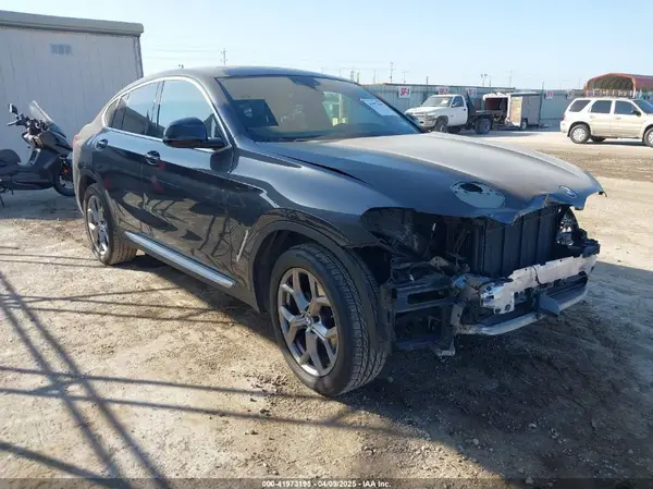 5UX2V1C08LLZ32525 2020 BMW X4 - Image 1