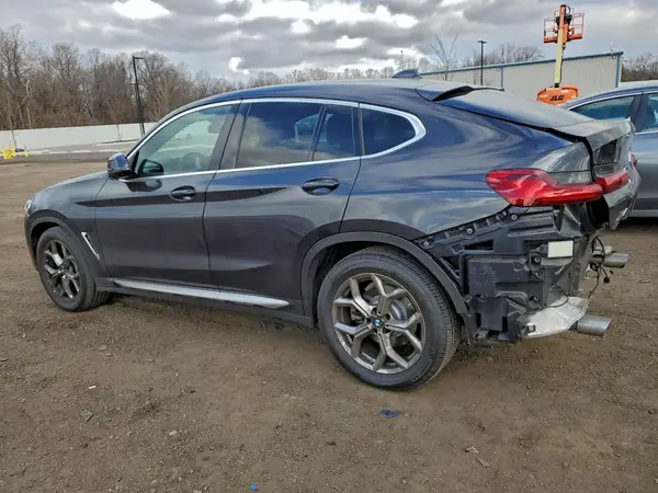 5UX2V1C09M9D82561 2021 BMW X4 - Image 2