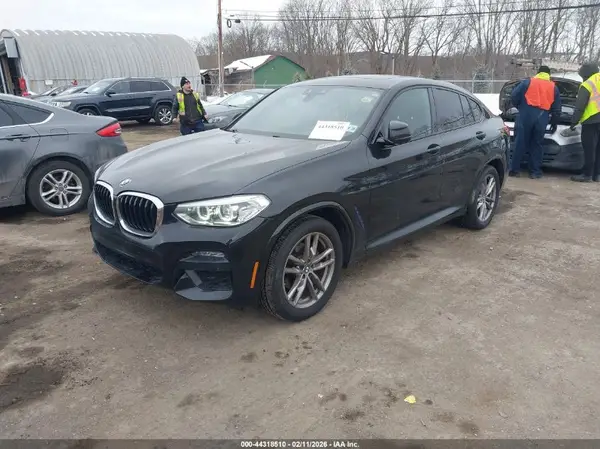 5UX2V1C09M9H16880 2021 BMW X4 - Image 2