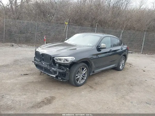 5UX2V5C01LLE69685 2020 BMW X4 - Image 2