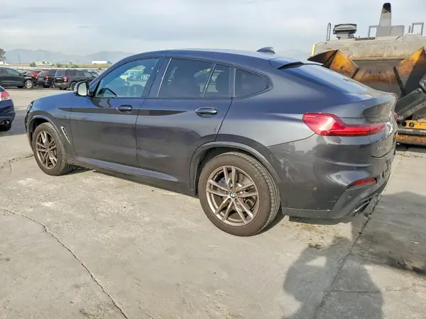 5UX2V5C05M9E14056 2021 BMW X4 - Image 2