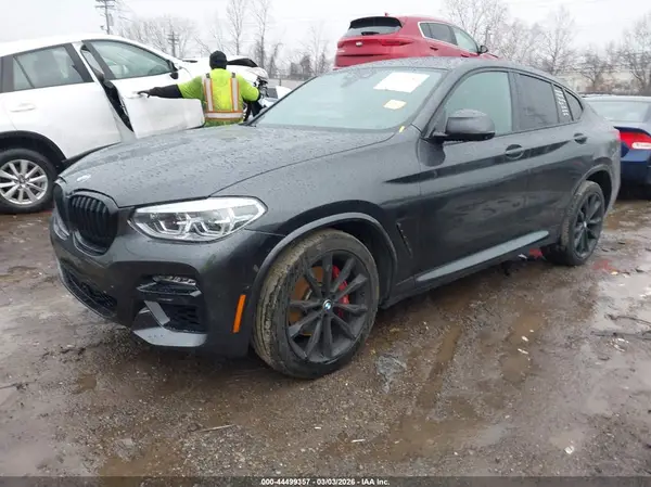 5UX2V5C05M9G36872 2021 BMW X4 - Image 2